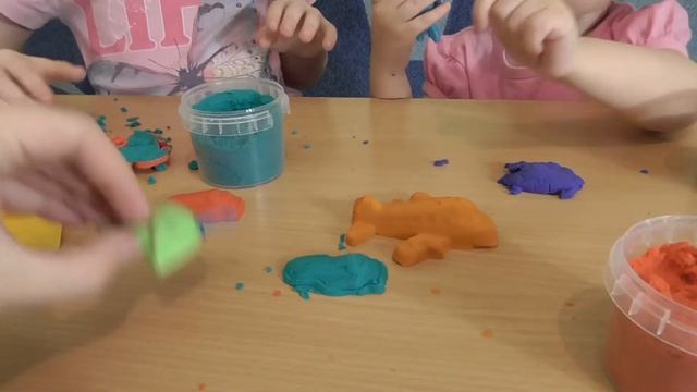 Поделки из кинетического песка Тачки и Молния Маквин смотреть онлайн