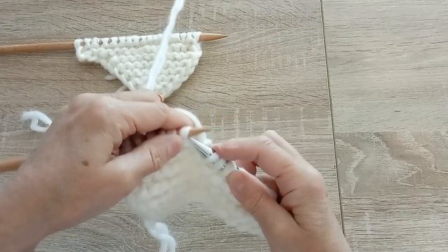 Эффектная шапочка за один вечер #медведьвяжет #медведьвшапке смотреть онлайн