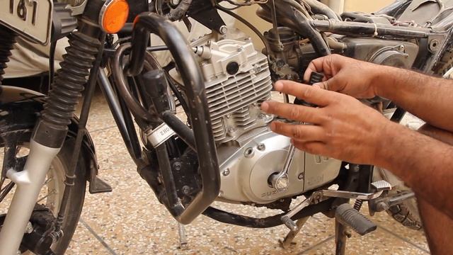 Suzuki GS-150, Tappet Adjustment In Detail