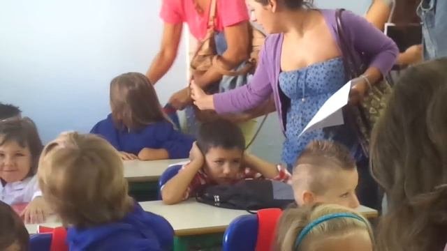 Синдром Аспергера. Реакция на сильный шум и столпотворение.