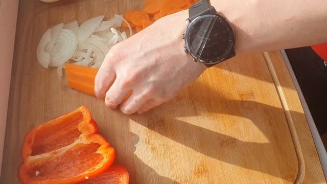 ИНДЕЙКА С ОВОЩАМИ! Подъедаем пока готовим) смотреть онлайн