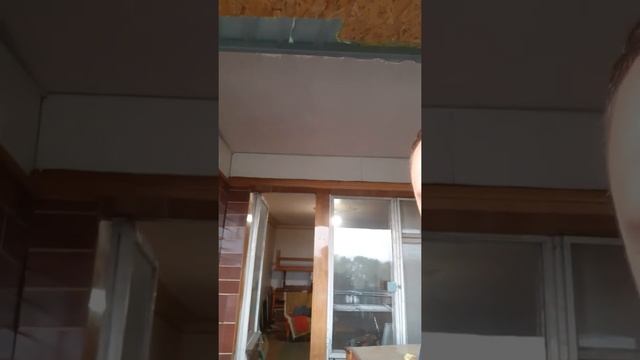 6-ти метровый балкон с выносом вперед по подоконнику на 300 мм. по ж/б плите и каркасом под крышу. смотреть онлайн