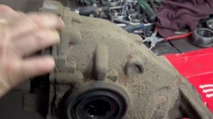 Редуктор 3.91 Е70 "встал" - меняем на усиленный (показываем отличие редукторов, карданов и приводов