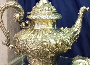 Выставка  «Старинное серебро". Старинные предметы из серебра.