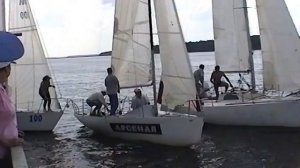 Парусная яхта или летающая тарелка?