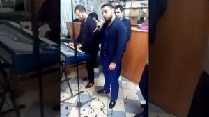 Цыган Артур Гуров поёт   Зашумели