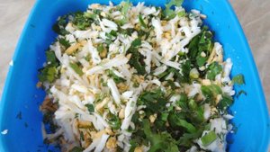 Рулет из куриного фарша с яичной начинкой