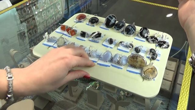 Самородок. Сапфирин. Яшма древесная. смотреть онлайн