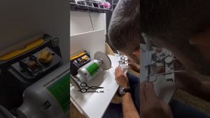 Доп функция к приспособлению для вышлифовки парикмахерских ножниц…