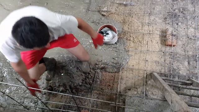 Купили комбикормовый мини-ЗАВОД Osuch. Реконструкция 9-й день. Бетонируем пол. смотреть онлайн