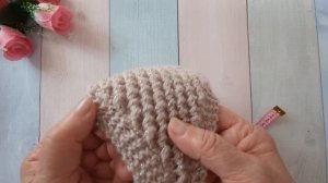 Удобная и комфортная повязка на голову с красивым узором.