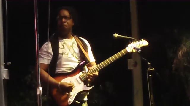 Biscuit Miller and The Mix grooves up Clematis By Night 10/20/11 in Downtown West Palm смотреть онлайн