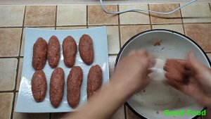 КОТЛЕТА " КОЛОС". Из рубленого мяса. Сочная и вкусная.