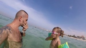 На пляже в самом строгом Эмирате в Шардже