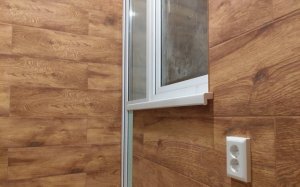 Отделка лоджии кафельной плиткой .