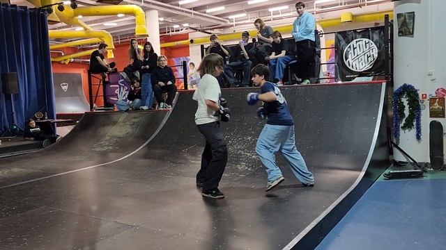 Бойцовский клуб в Легенде. Самокатеры - бокс. смотреть онлайн