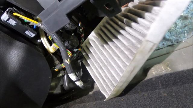 "TUTO" Remplacer Filtre Habitacle NISSAN Qashqai J11... смотреть онлайн