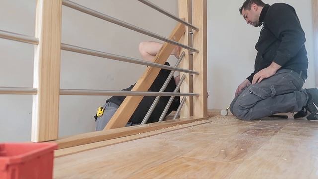 252 | Montowaliśmy balustrady: stal nierdzewna plus drzewo. смотреть онлайн