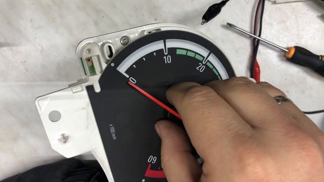 Как снять стрелки с приборной панели Opel Corsa D смотреть онлайн