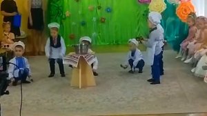 Танец поварят в садике / младшая группа