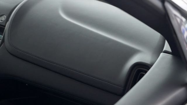 China Grey On Onyx Black 2023 Aston Martin DBX 707 смотреть онлайн