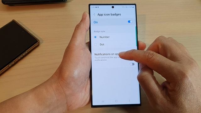 Galaxy S23's: How to Enable/Disable Notifications On App Icons For Home Screen App Icon Badges смотреть онлайн