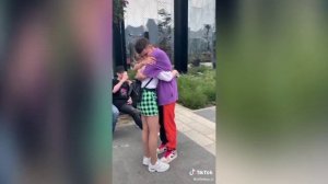 обнимашки с парнями???солнышко, улыбнись ?