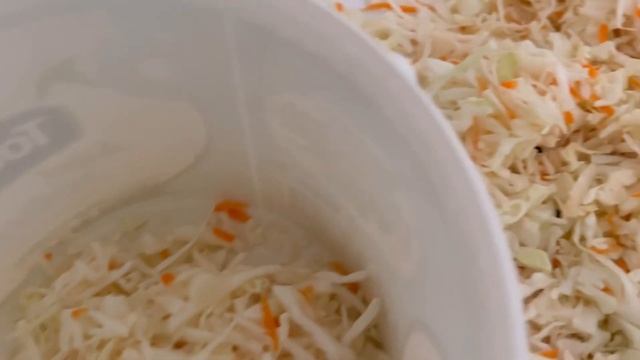 Квашенная капуста .Это лучший рецепт.Просто и очень вкусно!А самое главное ПОЛЕЗНО! смотреть онлайн