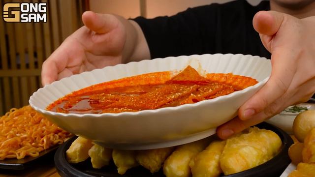 ASMR MUKBANG 직접 만든 대왕 가래떡 떡볶이 불닭볶음면 소세지 먹방 & 레시피 FIRE NOODLES AND Tteokbokki EATING SOUND! смотреть онлайн