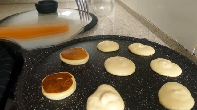Сырники творожные в виде маленьких панкейков без муки и масла! Так быстро сырники вы ещё не готовил