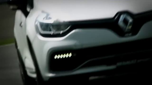 Max Verstappen drives the Clio R.S. TROPHY смотреть онлайн