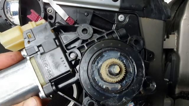 Mini R56 Seitenverkleidung & Scheibe ausbauen смотреть онлайн