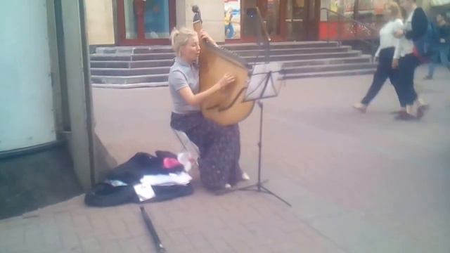 Arbat, Moscow, June 2015 . Ukranian song смотреть онлайн