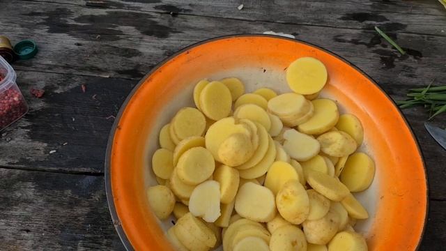 ГОВЯДИНА ПО КИТАЙСКИ. Уличная еда. Готовим на природе на мангале у реки. смотреть онлайн