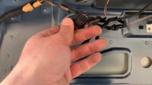 W211. left license plate lamp replacement