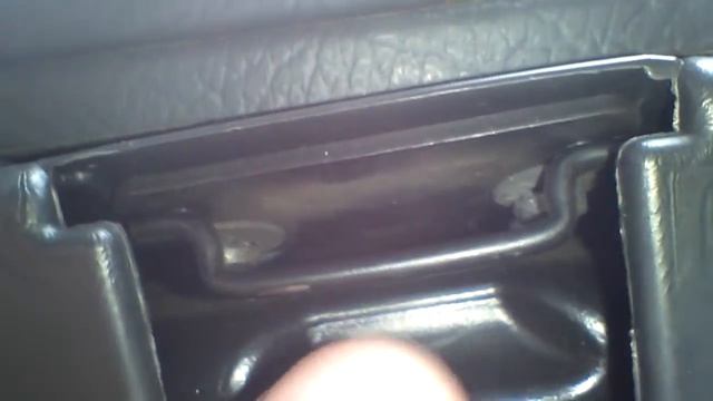 Не гаснет свет в бардачке приора.Одна из причин. смотреть онлайн