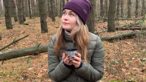 Куриные шашлычки и бургеры на костре | Одиночный пикник в сосновом лесу | 4K relax