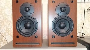 Видео сравнение активных колонок 2.0 Sven sps-700 и edifier r980t