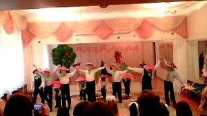 Осенний праздник. Танец грибов)