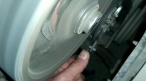 Как стучит натяжной ролик и демпфер на Ауди б4 двигатель ABK.