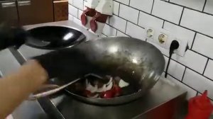 Шеф-повар Арстан из ресторана Чучвара делится рецептом Чучвары с говядиной