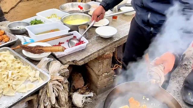大集美食：5元红烧馄饨#烟火气 #寻味 #寻味大集的人间烟火