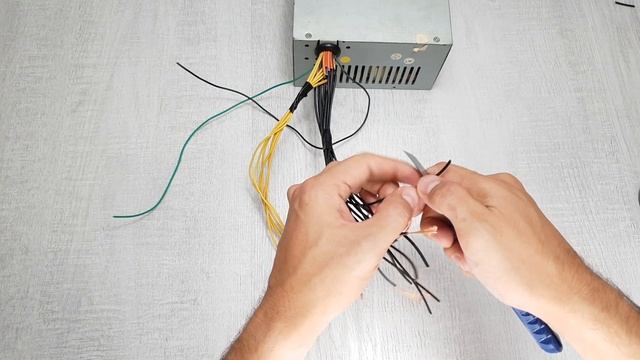 Блок питания 12 вольт за 300 рублей, своими руками из блока от старого компьютера. смотреть онлайн