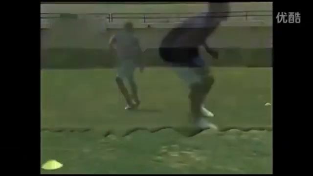 Теннисный тренажер для ног с Алиэкспресс - http://ali.pub/2wt92i смотреть онлайн