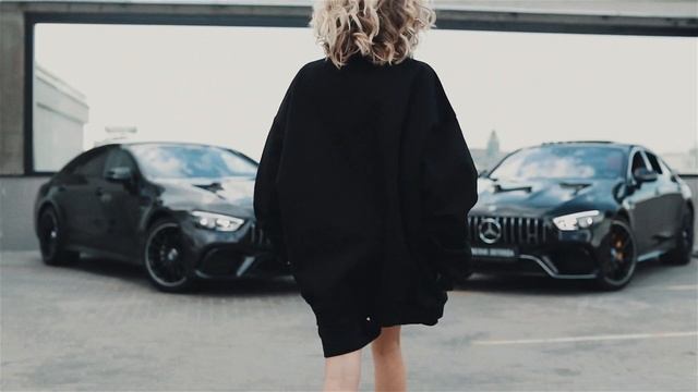 Ульяна Пылаева в новом рекламном ролике Monochrome смотреть онлайн