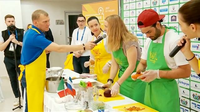 Это вам не фуагра! Сельдь под шубой от Симона Фуркада и Анаис Бескон смотреть онлайн