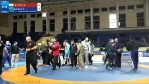 Ингуш VS осетин- вначале борьба потом бокс.