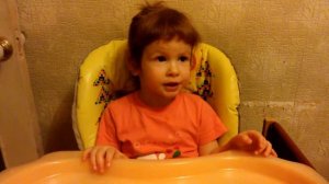 Ребенок рассказывает стихи. 2.6г