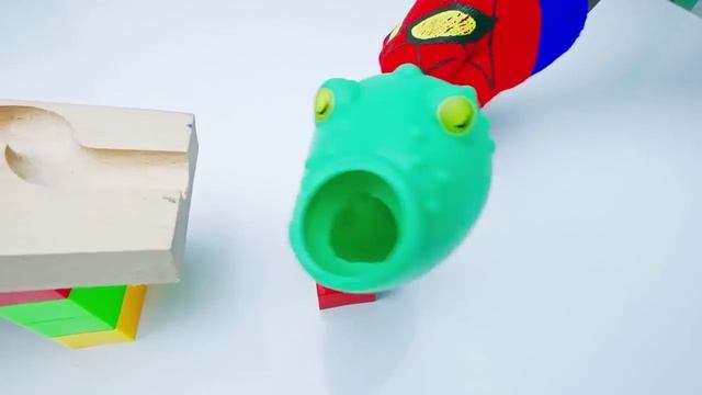 Шарики катаются по лабиринту_видео для детей_2023_85 смотреть онлайн