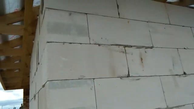 Монтаж вальмовой крыши с земли на баню из газосиликатных блоков смотреть онлайн